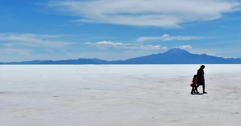 Wie hoch liegt der Salar de Uyuni?