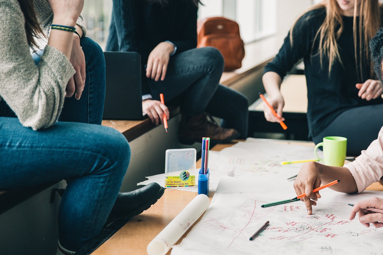 entdecken sie die vorteile der zusammenarbeit: wie effektive kooperationen in teams zu innovativen lösungen und erfolgreichem wachstum führen können.
