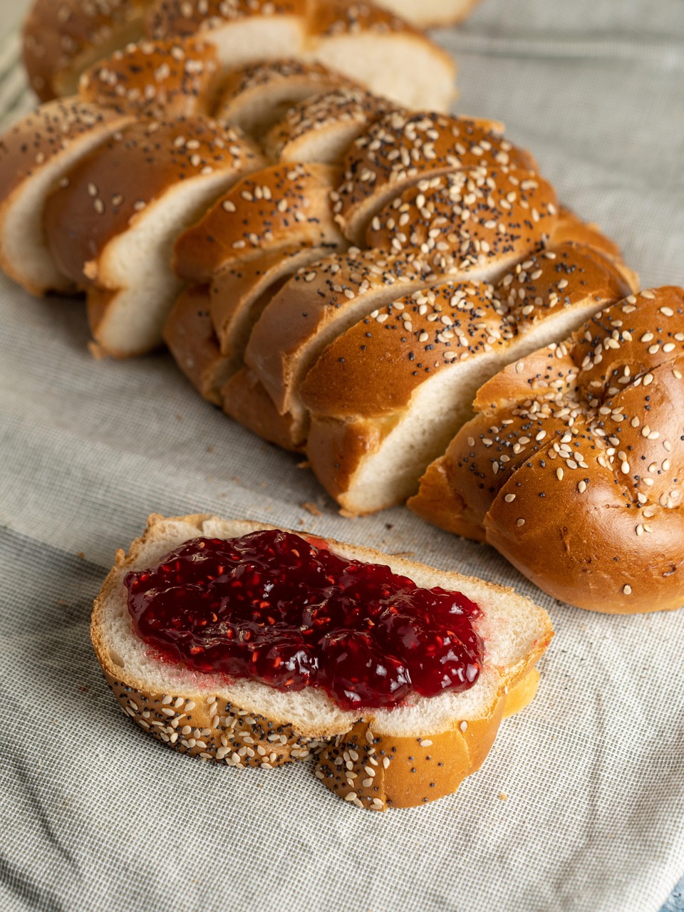 entdecken sie die vielfältige welt der marmelade - von klassischen fruchtaufstrichen bis zu kreativen varianten. genießen sie den perfekten genuss für jede brotzeit!